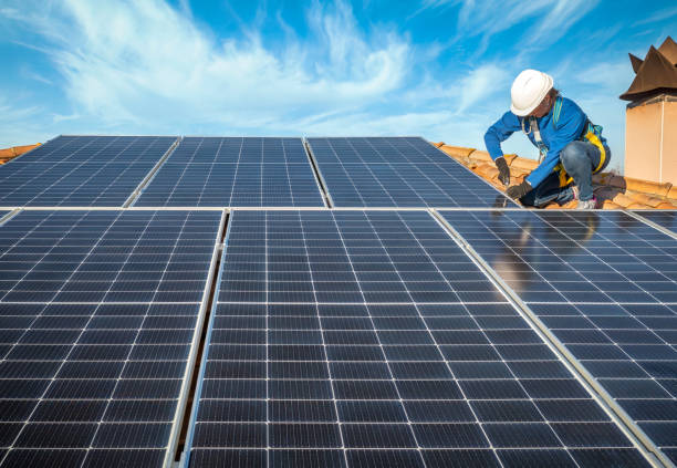 Best Roof Maintenance and Cleaning  in Strathmore, CA